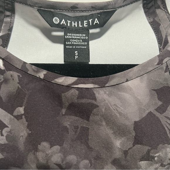 Athleta Zephyr Refined Tank, New with Tags, Size Small - Picture 4 of 5